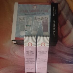 First Aid Beauty KP Bump Eraser Body Scrub - Lavender and White